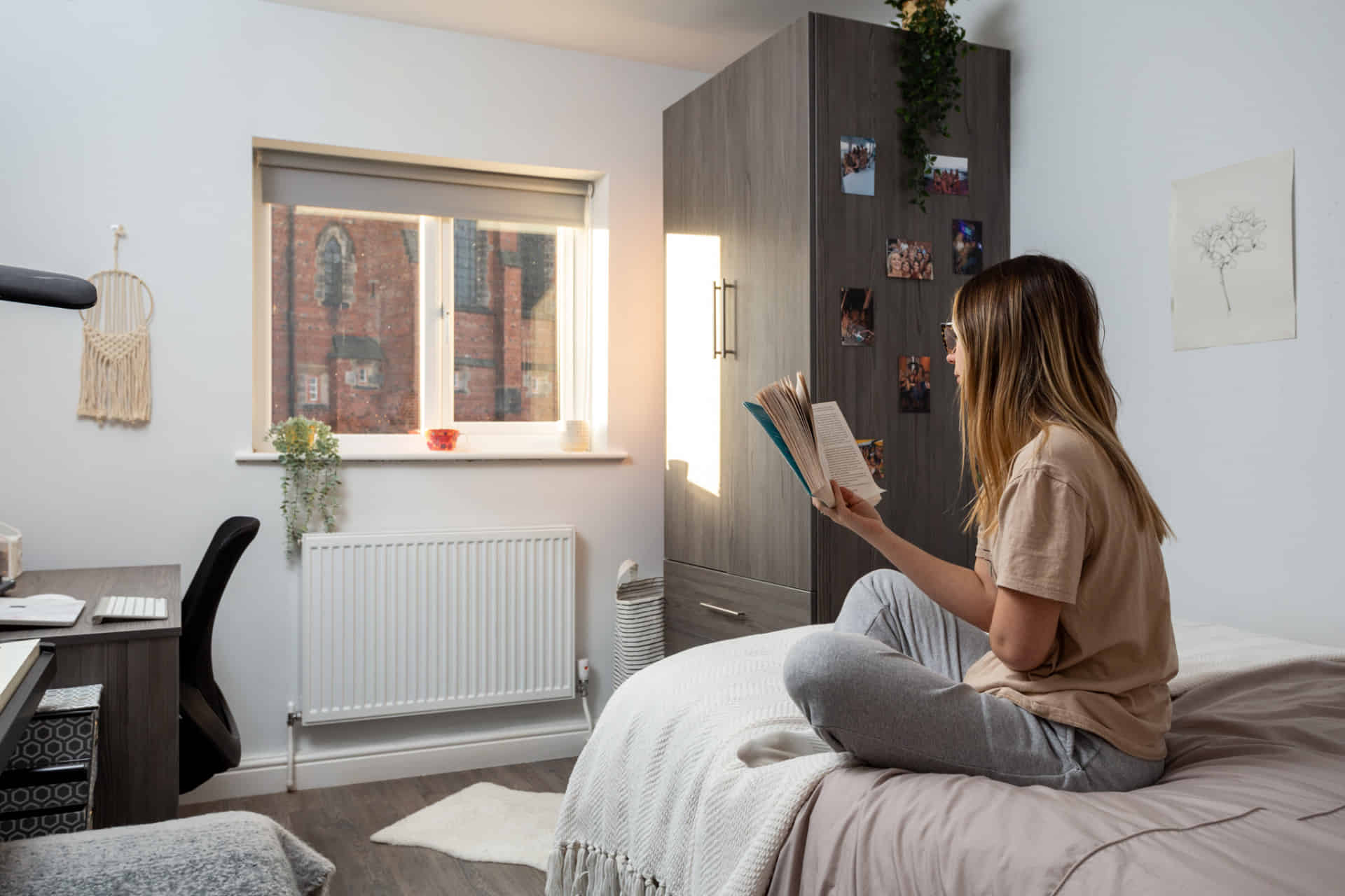 Common Area?w=400&h=260&fit=crop&q=40&auto=format&trim=auto