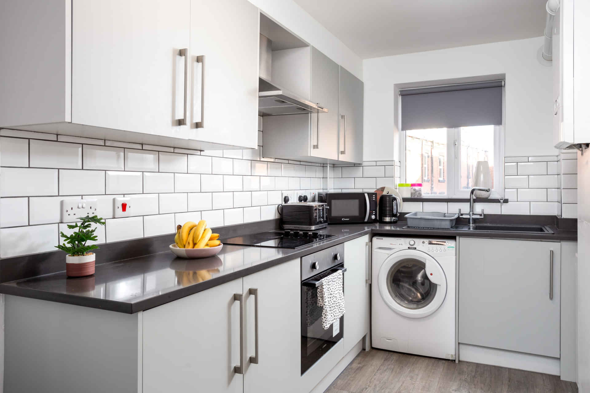 Common Area?w=400&h=260&fit=crop&q=40&auto=format&trim=auto