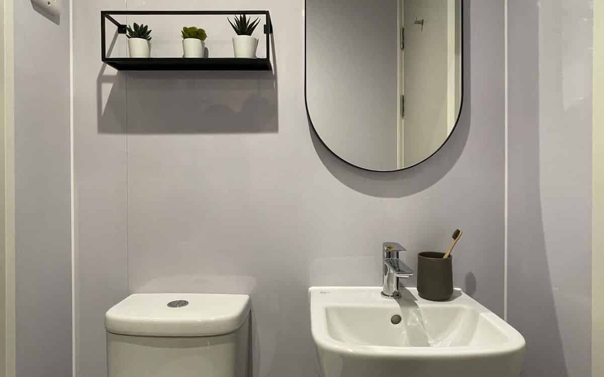 Exterior?w=400&h=260&fit=crop&q=40&auto=format&trim=auto