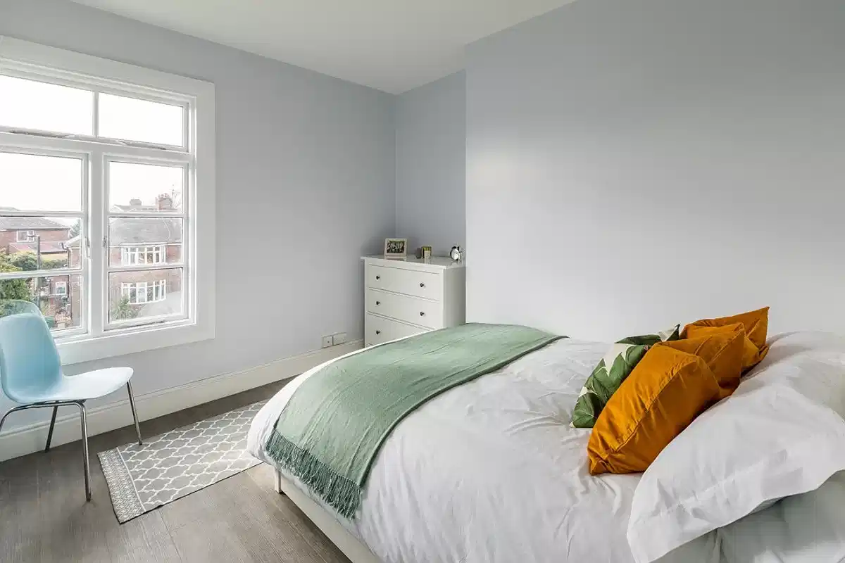 Exterior?w=400&h=260&fit=crop&q=40&auto=format&trim=auto