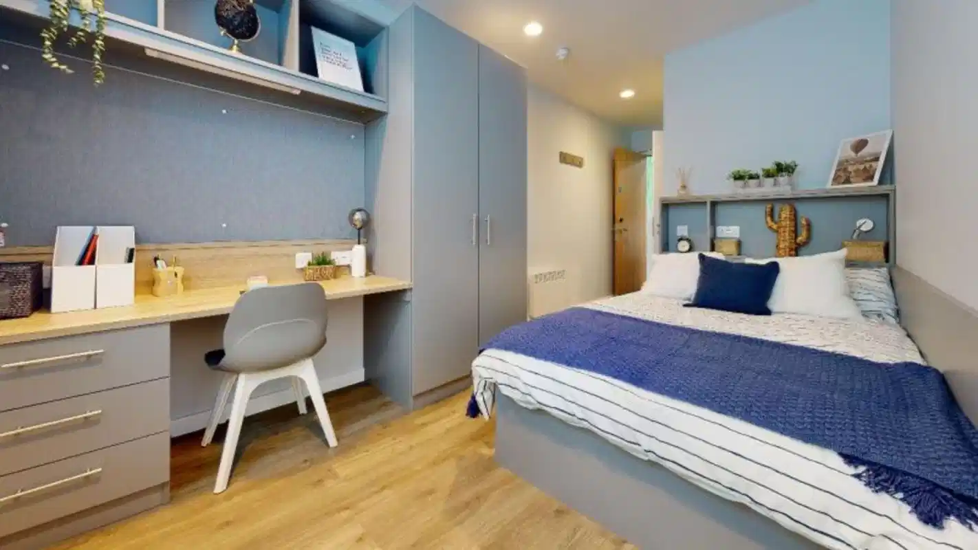 Copper En Suite