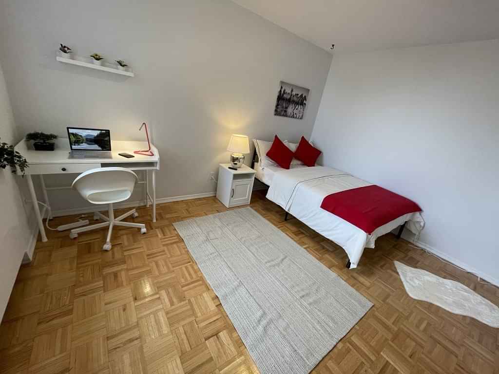 Kitchen?w=400&h=260&fit=crop&q=40&auto=format&trim=auto