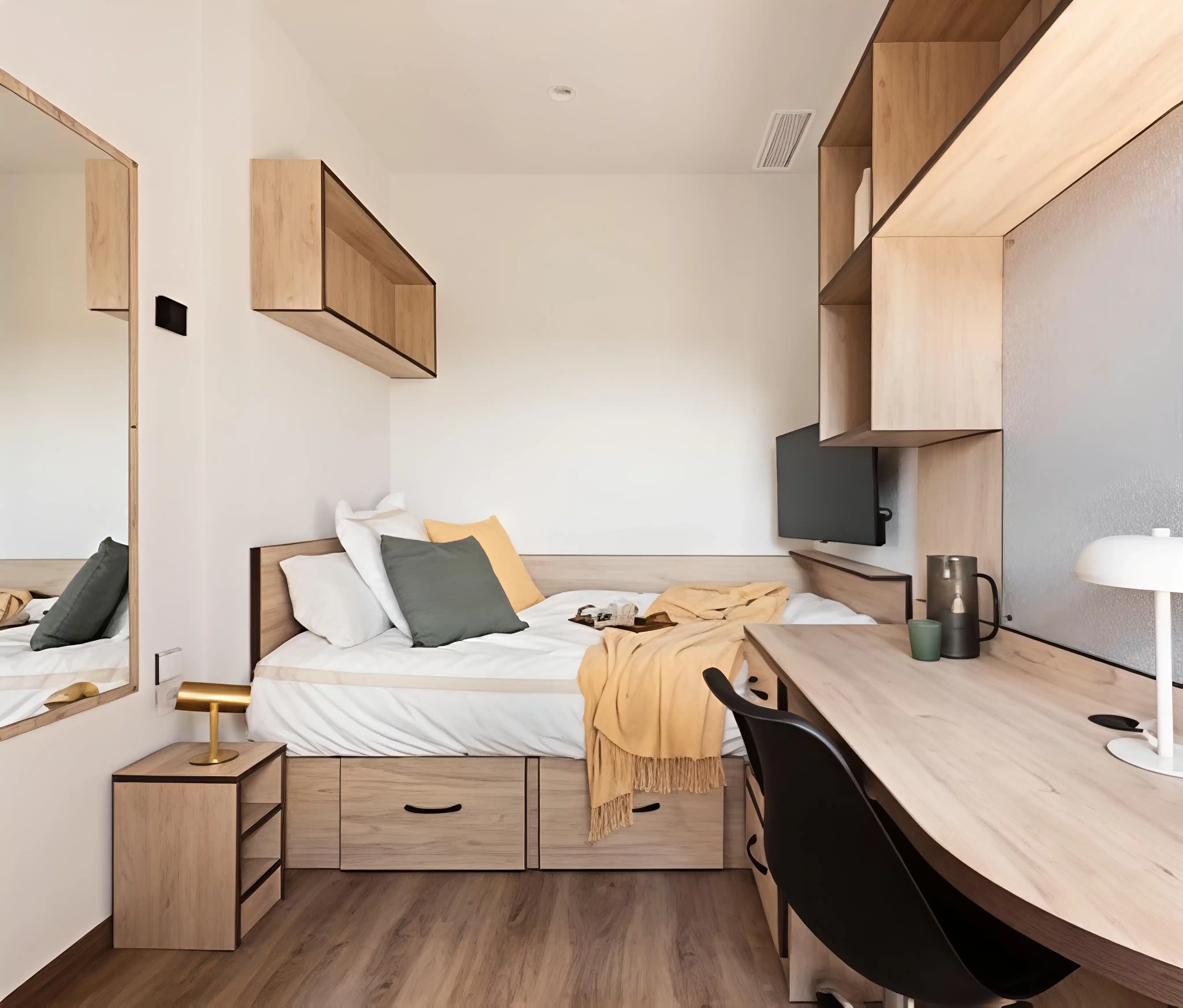 Common Area?w=400&h=260&fit=crop&q=40&auto=format&trim=auto