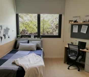 Exterior?w=400&h=260&fit=crop&q=40&auto=format&trim=auto