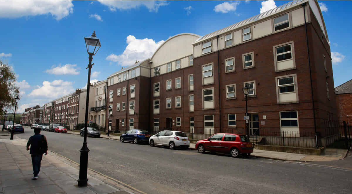 Kitchen?w=400&h=260&fit=crop&q=40&auto=format&trim=auto