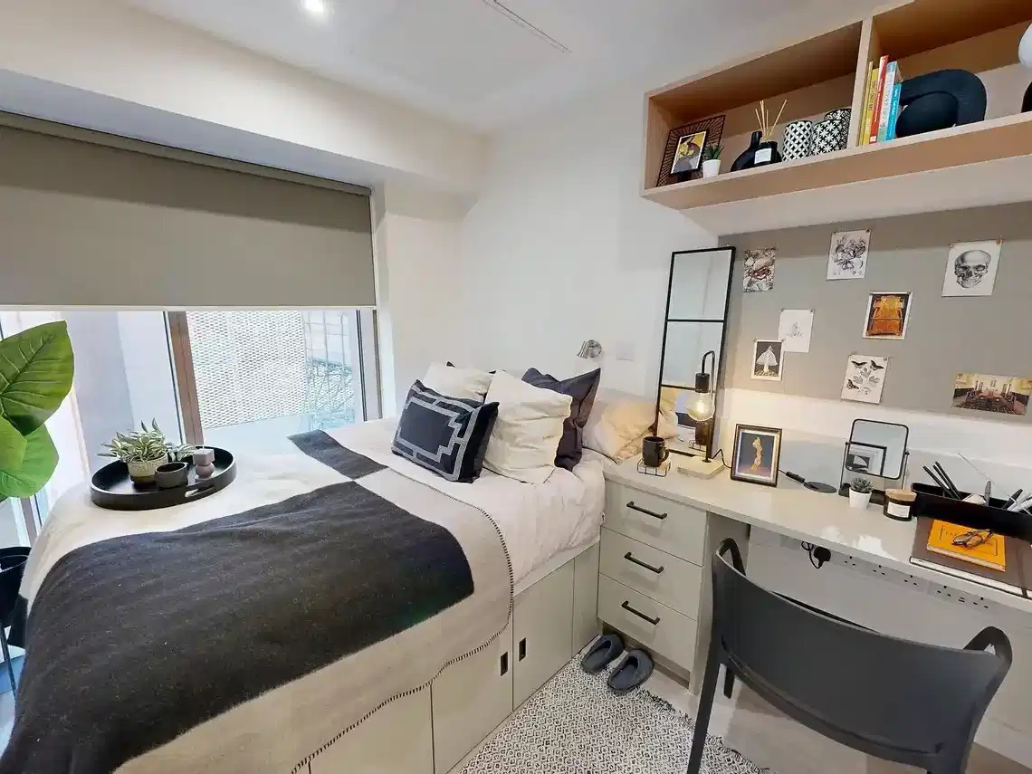 Classic Ensuite (Floors 30-32)