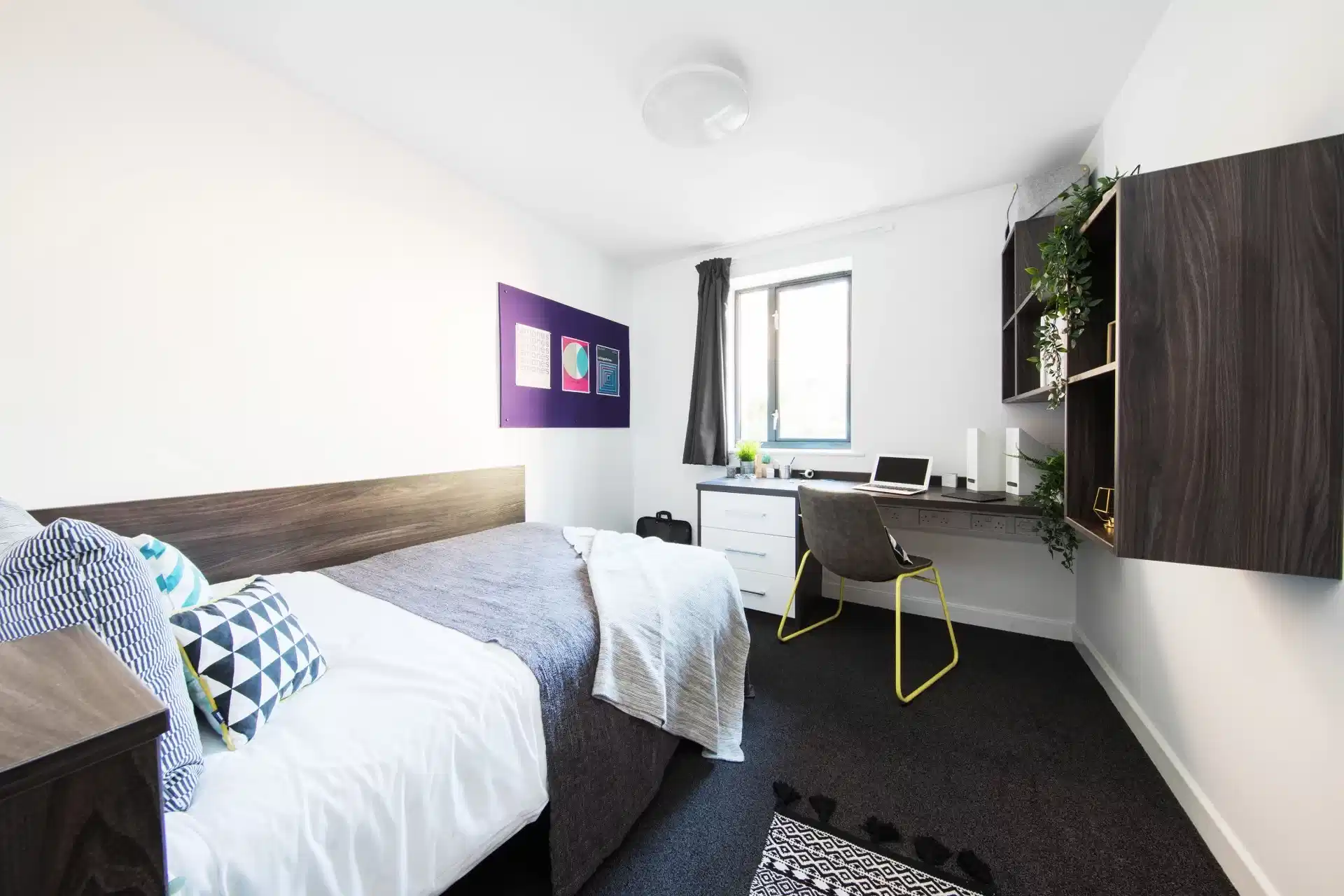 Silver En Suite