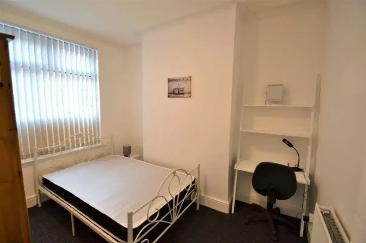 Room in a 3 Bedroom Apartment, 10 Orrel Street, Salford M6 5TD - Salford, England, United Kingdom - 3 Bedroom Apartment - Bedroom