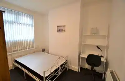 Room in a 3 Bedroom Apartment, 10 Orrel Street, Salford M6 5TD - Salford, England, United Kingdom - 3 Bedroom Apartment - Bedroom