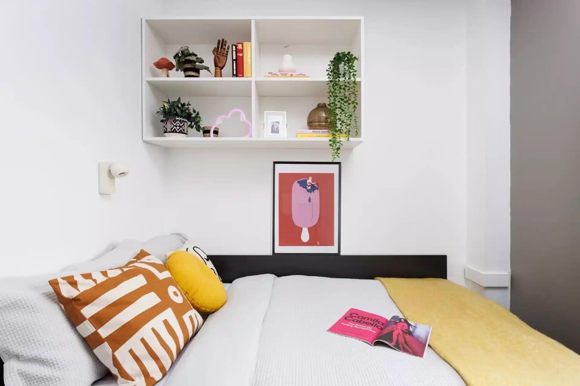 Exterior?w=400&h=260&fit=crop&q=40&auto=format&trim=auto