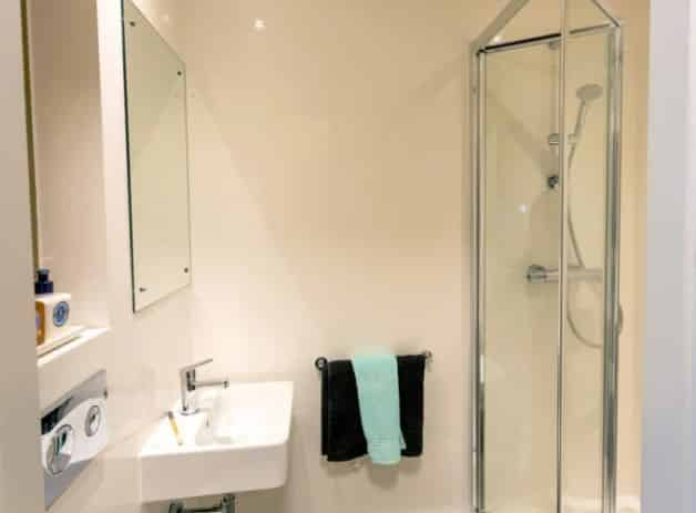 Amenities?w=400&h=260&fit=crop&q=40&auto=format&trim=auto
