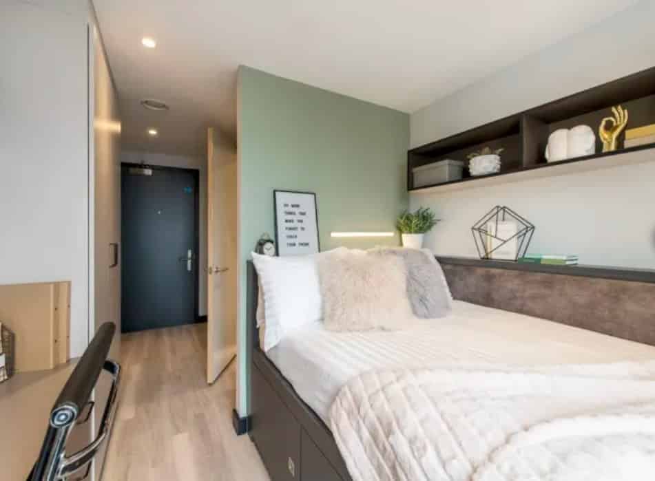 Large Ultra Premium 5 Bed Apartment