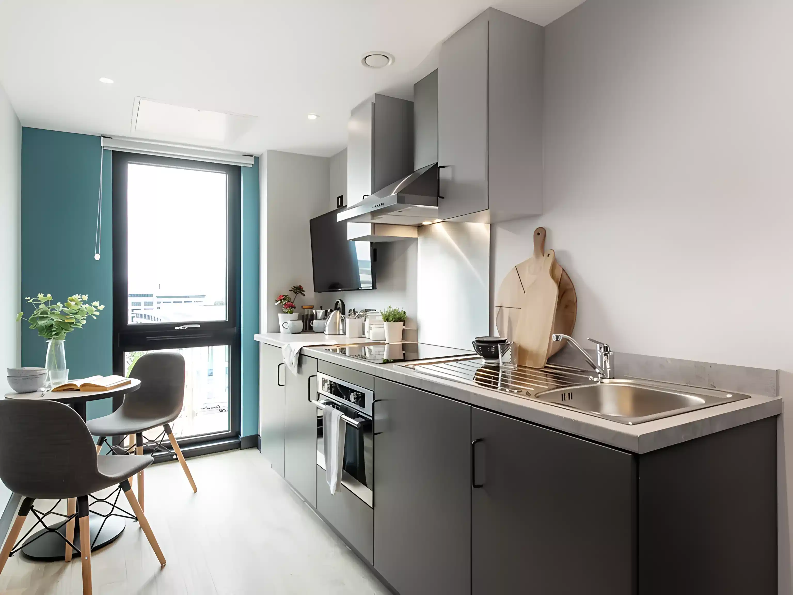 Common Area?w=400&h=260&fit=crop&q=40&auto=format&trim=auto