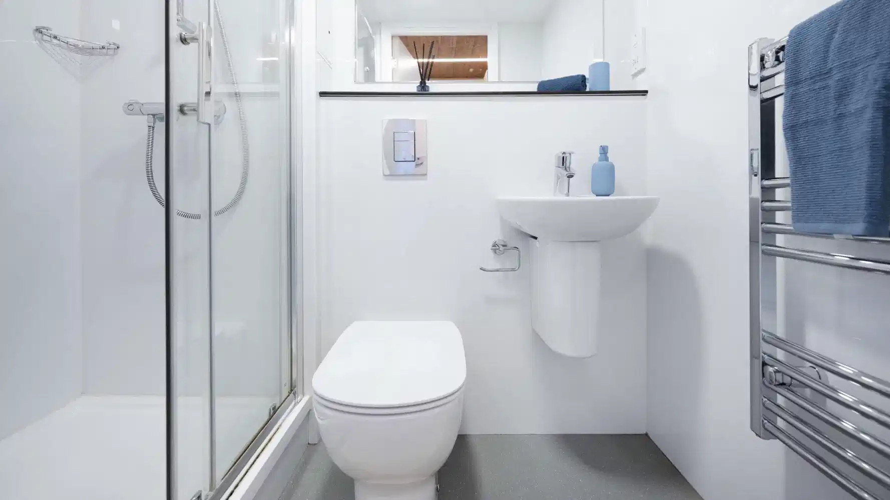 Amenities?w=400&h=260&fit=crop&q=40&auto=format&trim=auto