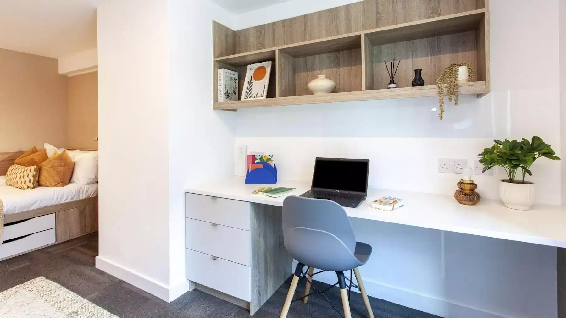 Amenities?w=400&h=260&fit=crop&q=40&auto=format&trim=auto