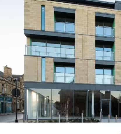 Common Area?w=400&h=260&fit=crop&q=40&auto=format&trim=auto