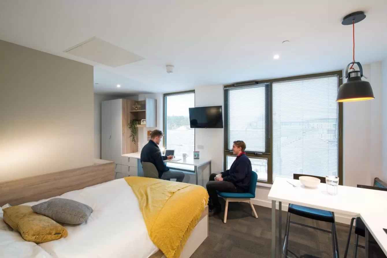 Kitchen?w=400&h=260&fit=crop&q=40&auto=format&trim=auto