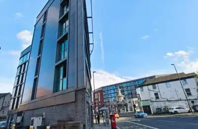 London Court, Sheffield - Sheffield, England, United Kingdom - Exterior