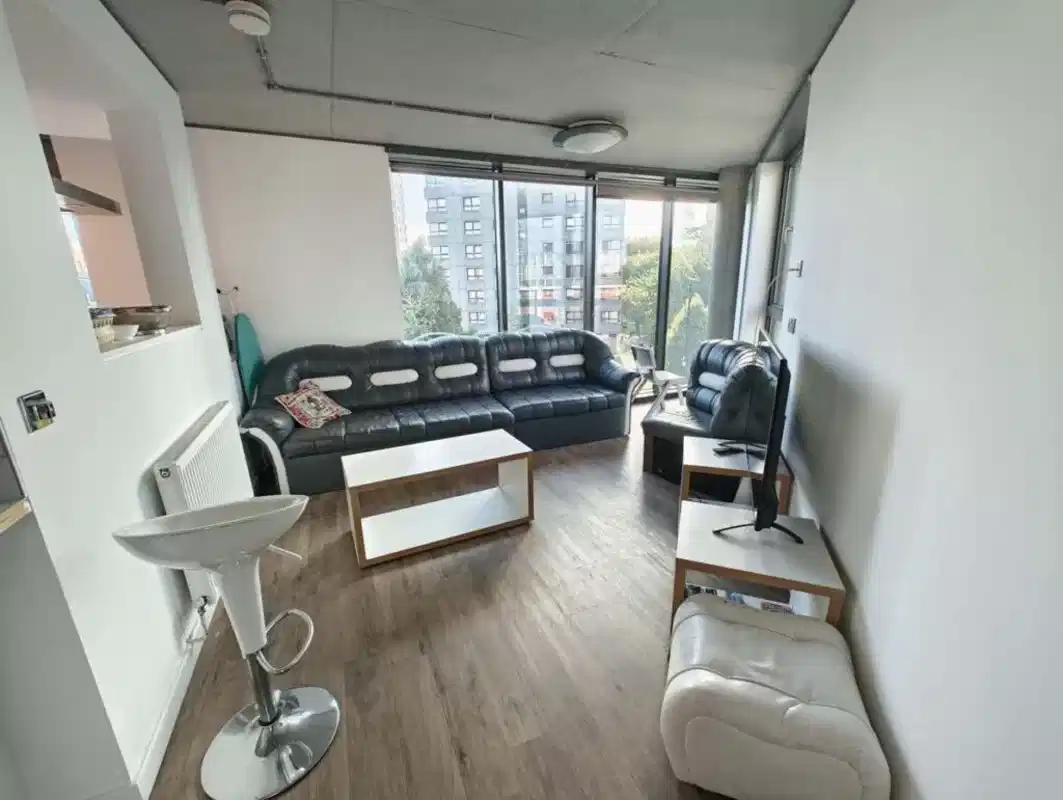 London Court, Sheffield - Sheffield, England, United Kingdom - Deluxe En-Suite - Amenities