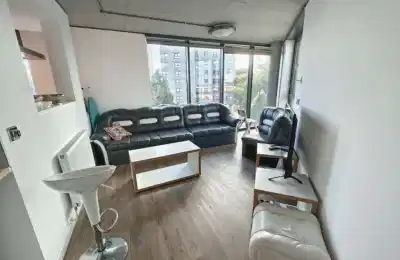 London Court, Sheffield - Sheffield, England, United Kingdom - Deluxe En-Suite - Amenities