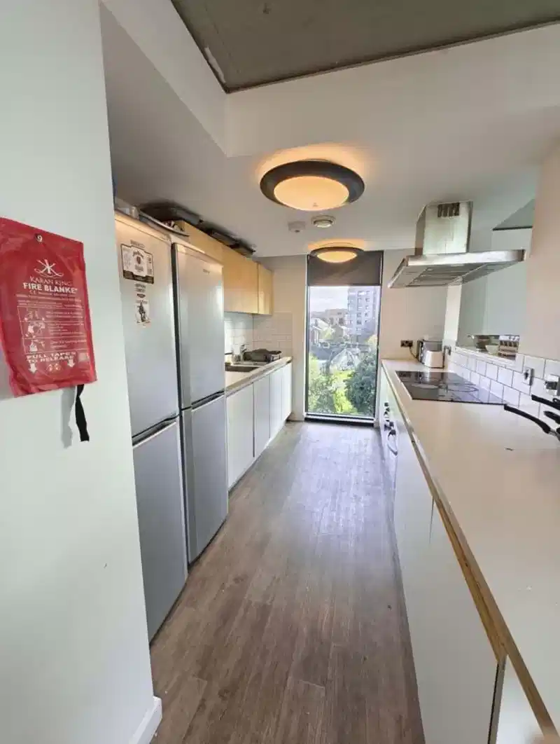 Deluxe En-Suite - Amenities?w=400&h=260&fit=crop&q=40&auto=format&trim=auto