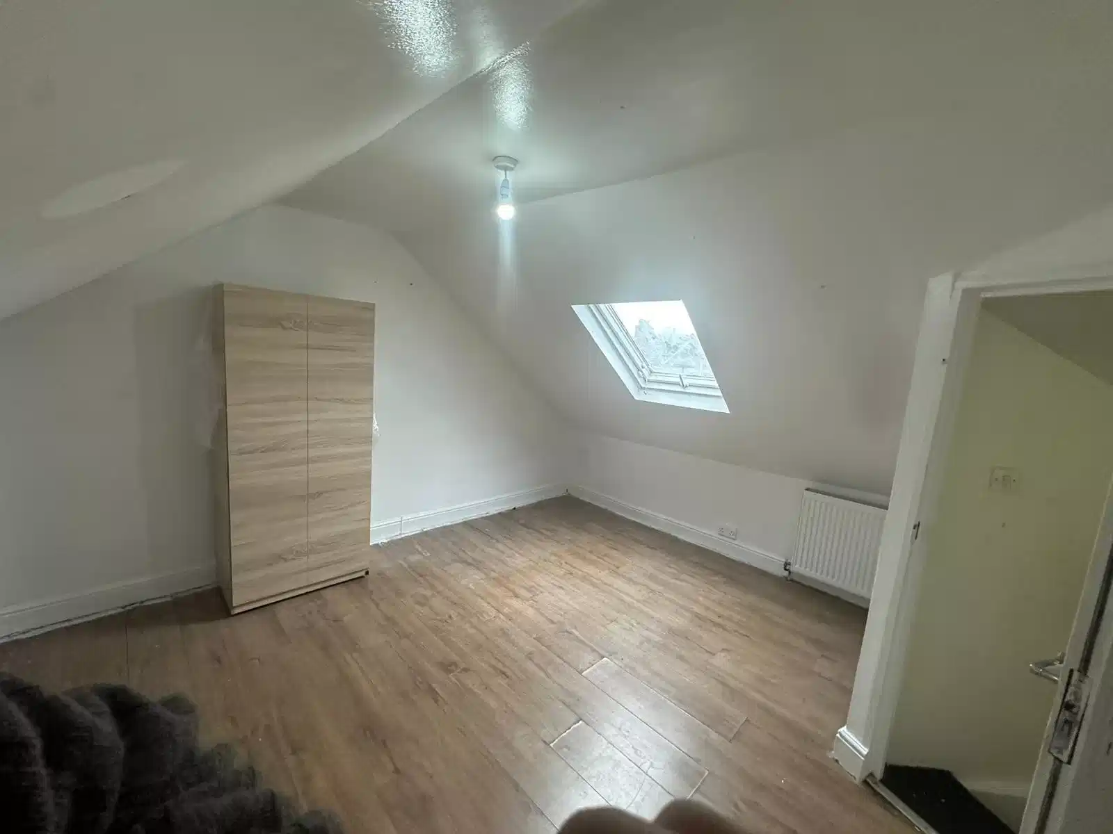 6 Bedroom Apartment - Bedroom?w=400&h=260&fit=crop&q=40&auto=format&trim=auto