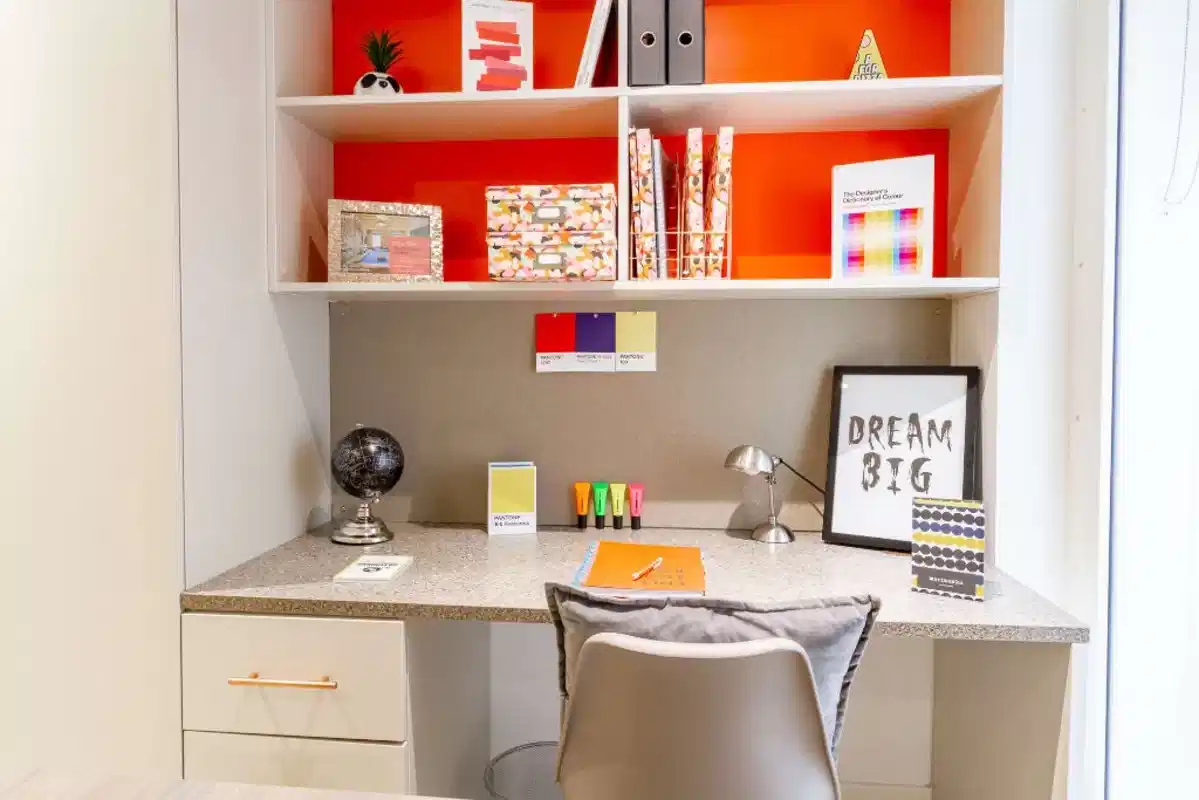 Amenities?w=400&h=260&fit=crop&q=40&auto=format&trim=auto