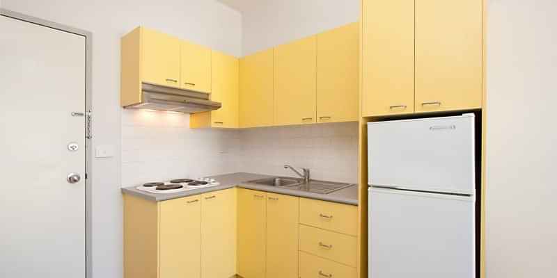 Bathroom?w=400&h=260&fit=crop&q=40&auto=format&trim=auto