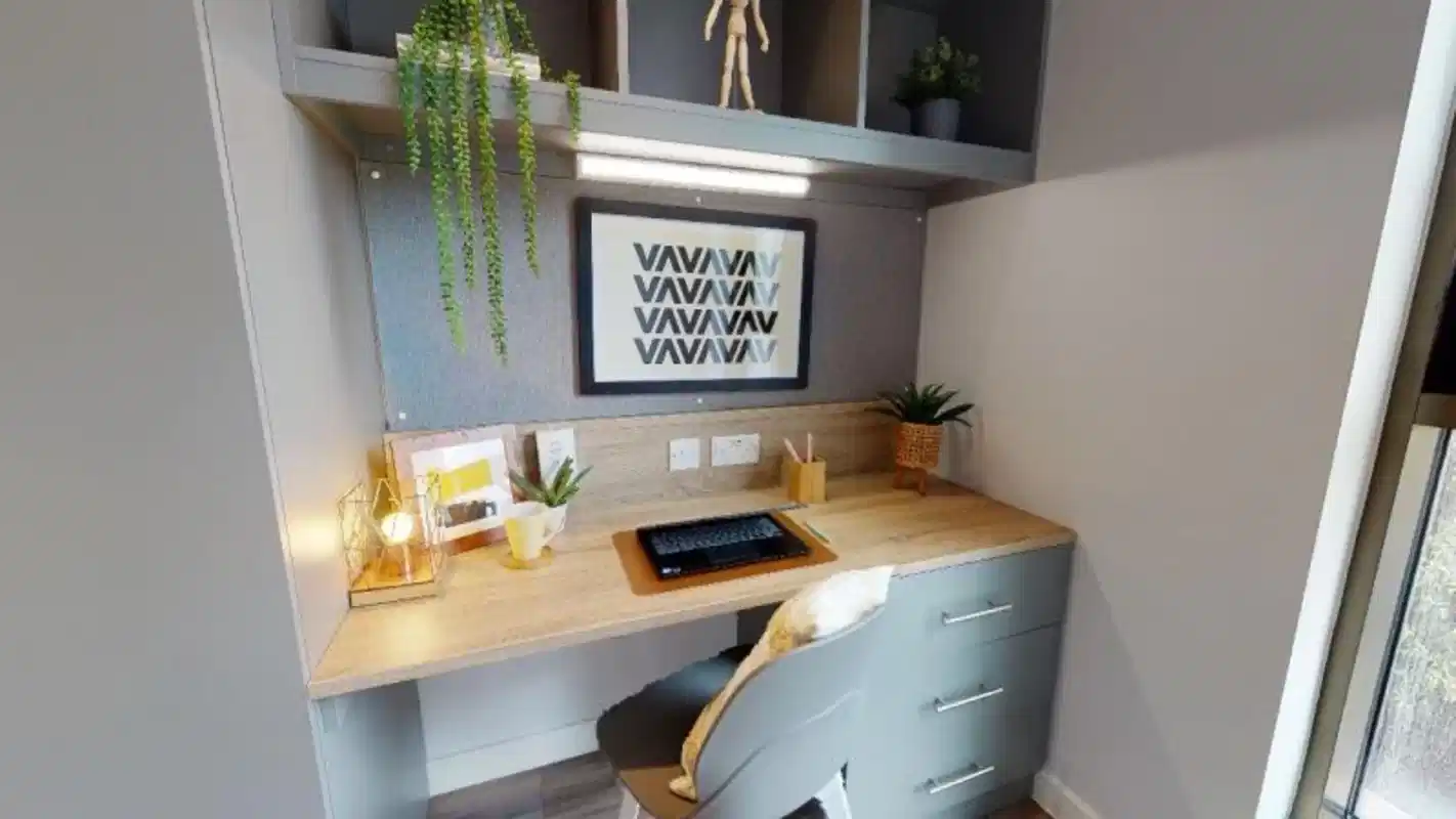 Common Area?w=400&h=260&fit=crop&q=40&auto=format&trim=auto