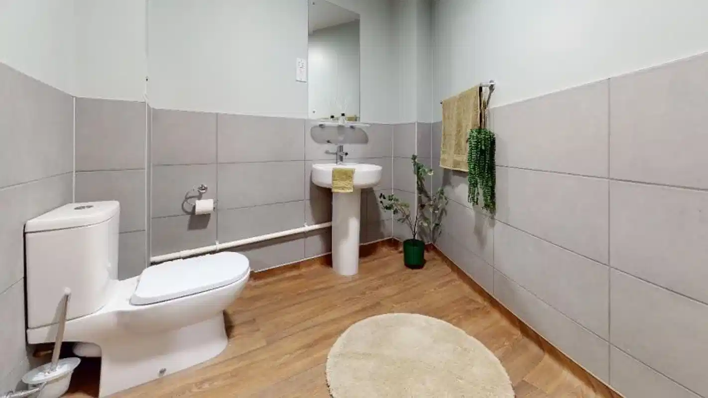 Common Area?w=400&h=260&fit=crop&q=40&auto=format&trim=auto