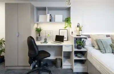 Common Area?w=400&h=260&fit=crop&q=40&auto=format&trim=auto