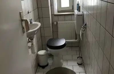 Tumblingerstraße 17, Munich - Munich, Germany - Private Room (15 Sqm) - Bathroom