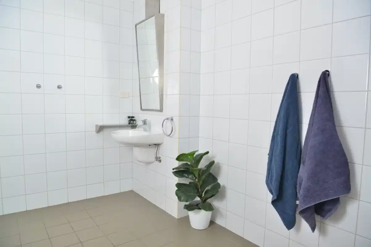 Kitchen?w=400&h=260&fit=crop&q=40&auto=format&trim=auto