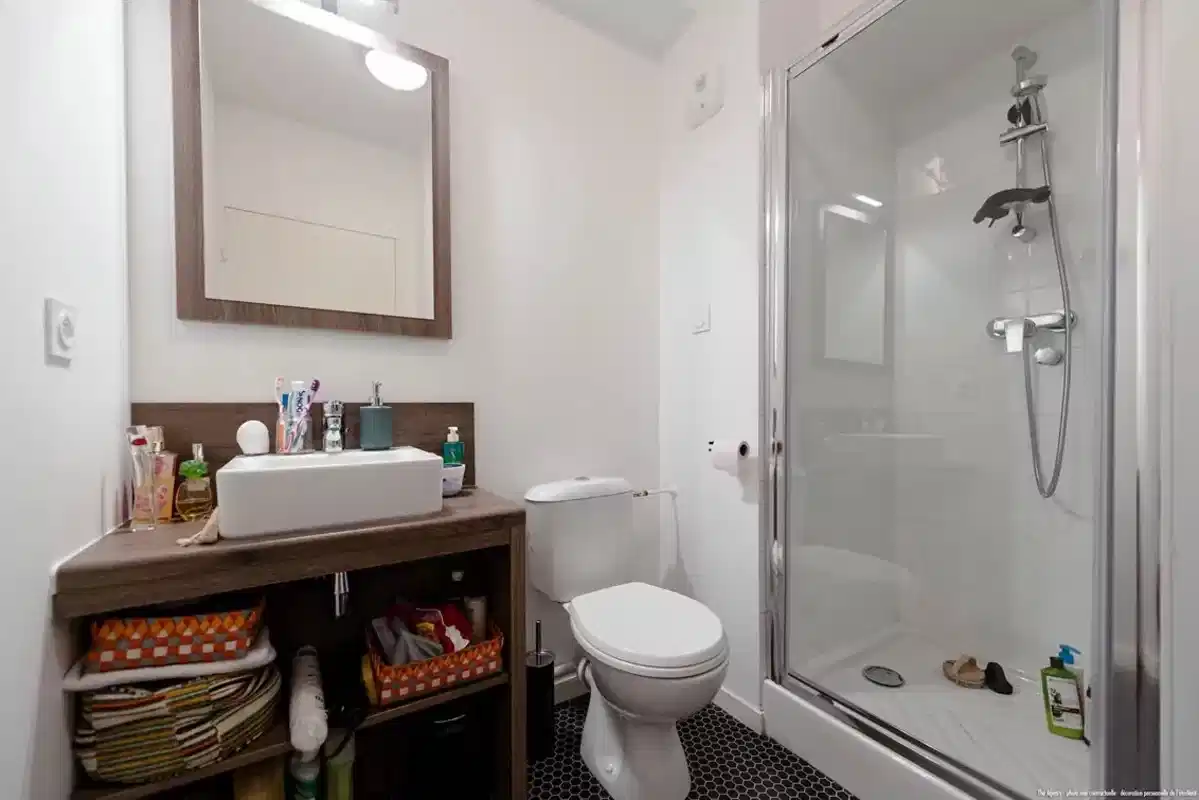 Amenities?w=400&h=260&fit=crop&q=40&auto=format&trim=auto