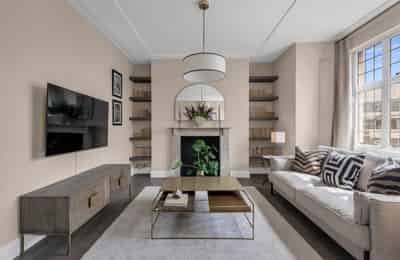 Common Area?w=400&h=260&fit=crop&q=40&auto=format&trim=auto