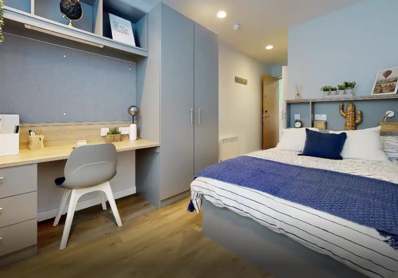 Gold En Suite