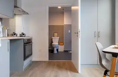 Amenities?w=400&h=260&fit=crop&q=40&auto=format&trim=auto