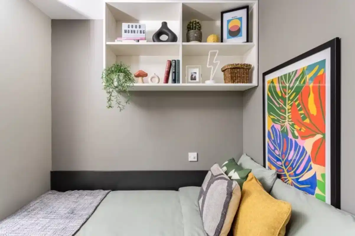 Common Area?w=400&h=260&fit=crop&q=40&auto=format&trim=auto