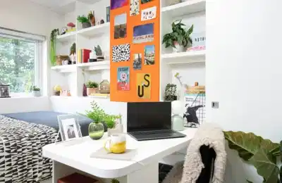 Common Area?w=400&h=260&fit=crop&q=40&auto=format&trim=auto