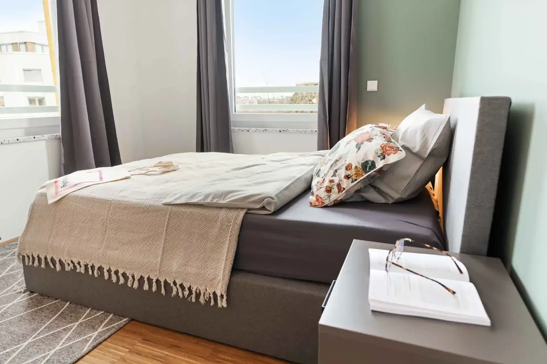 Kitchen?w=400&h=260&fit=crop&q=40&auto=format&trim=auto