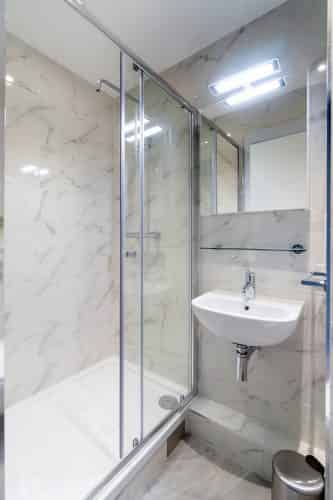 Amenities?w=400&h=260&fit=crop&q=40&auto=format&trim=auto