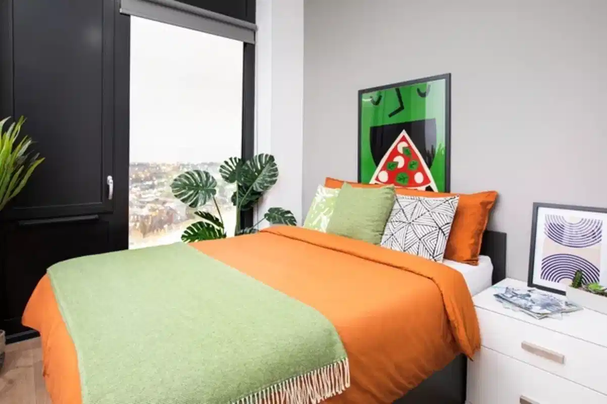 Amenities?w=400&h=260&fit=crop&q=40&auto=format&trim=auto