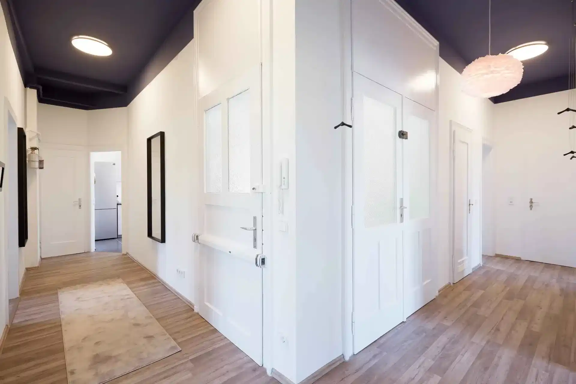 Amenities?w=400&h=260&fit=crop&q=40&auto=format&trim=auto