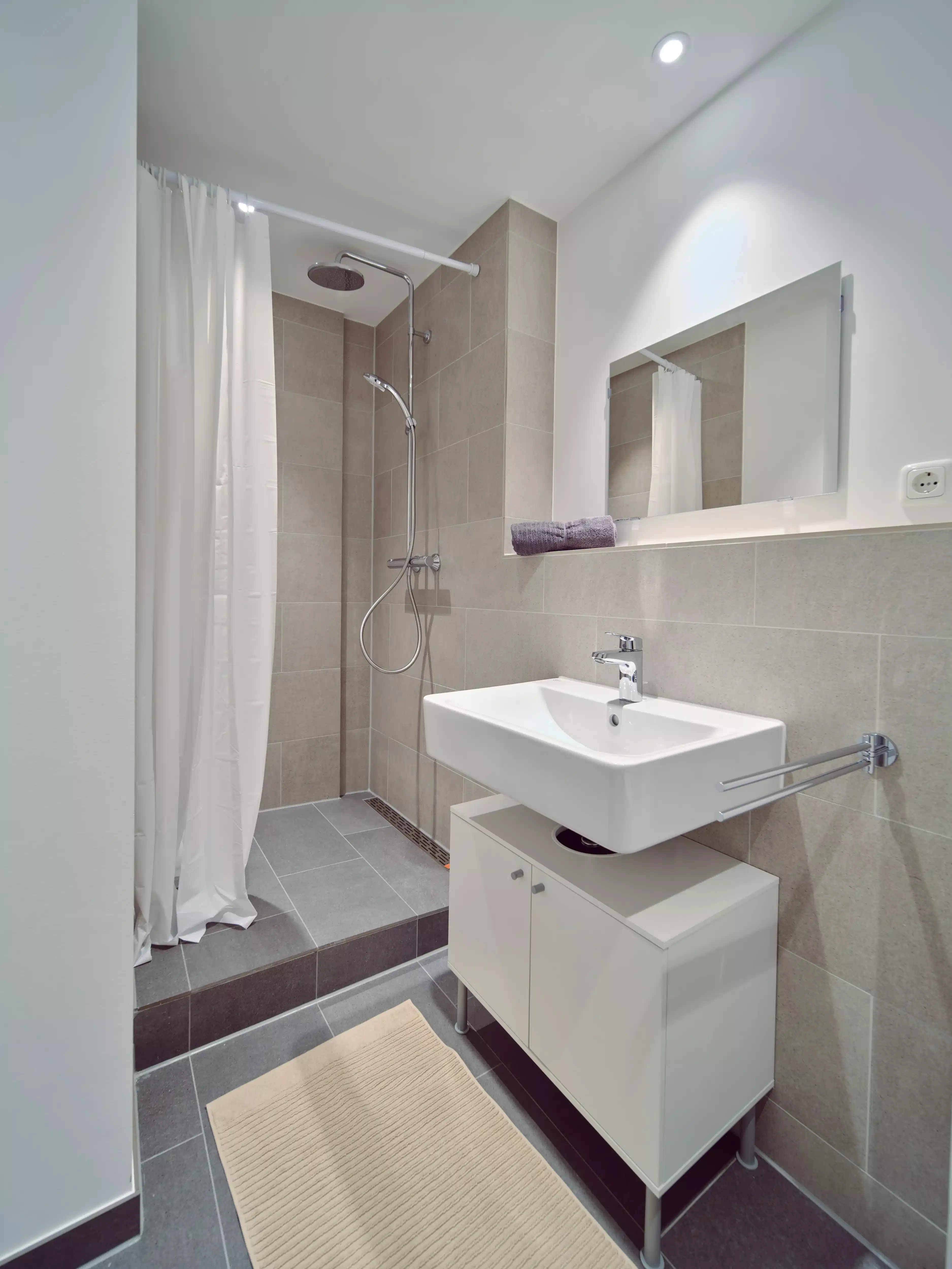 Amenities?w=400&h=260&fit=crop&q=40&auto=format&trim=auto