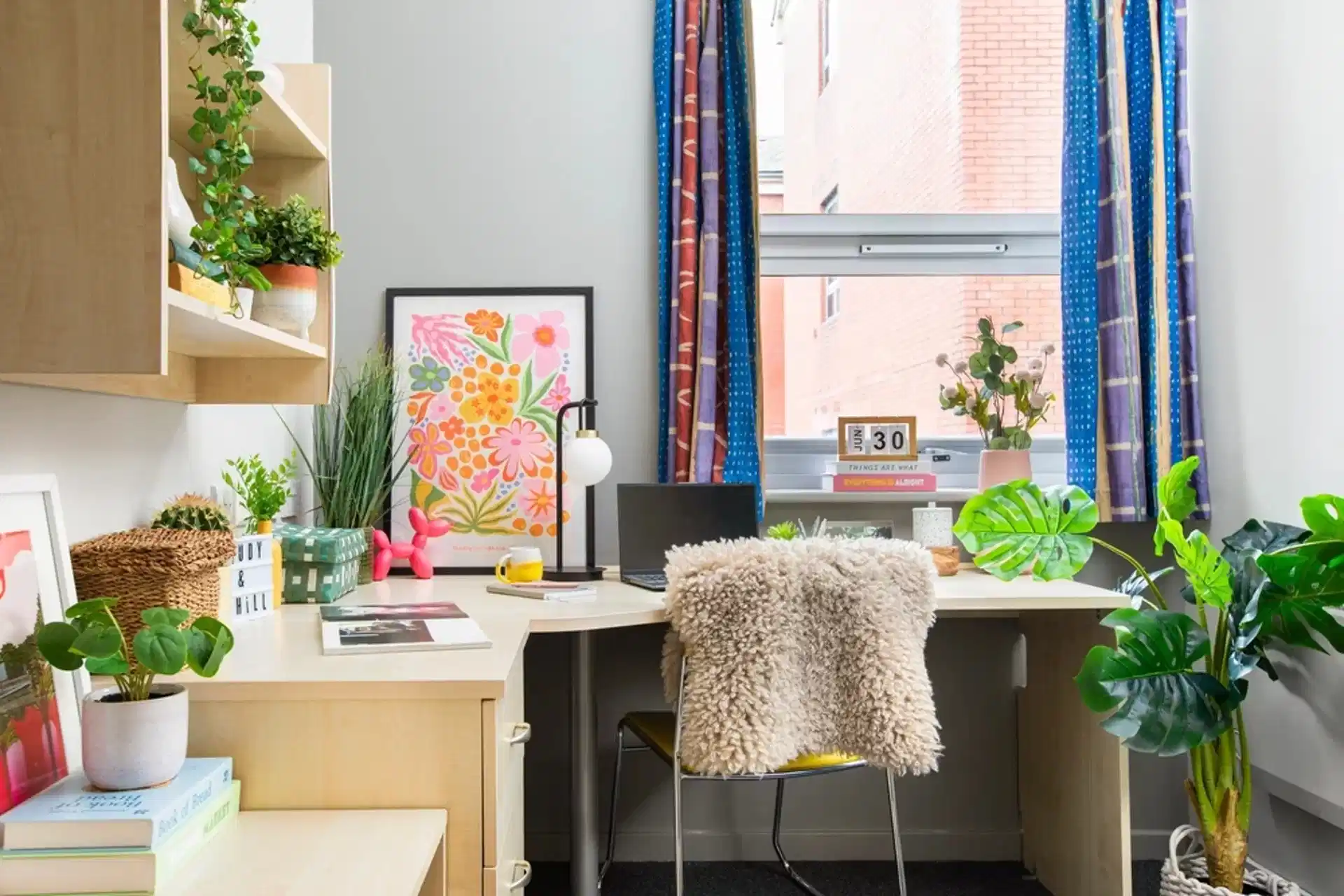 Premium Range 1 Non Ensuite - Bedroom?w=400&h=260&fit=crop&q=40&auto=format&trim=auto