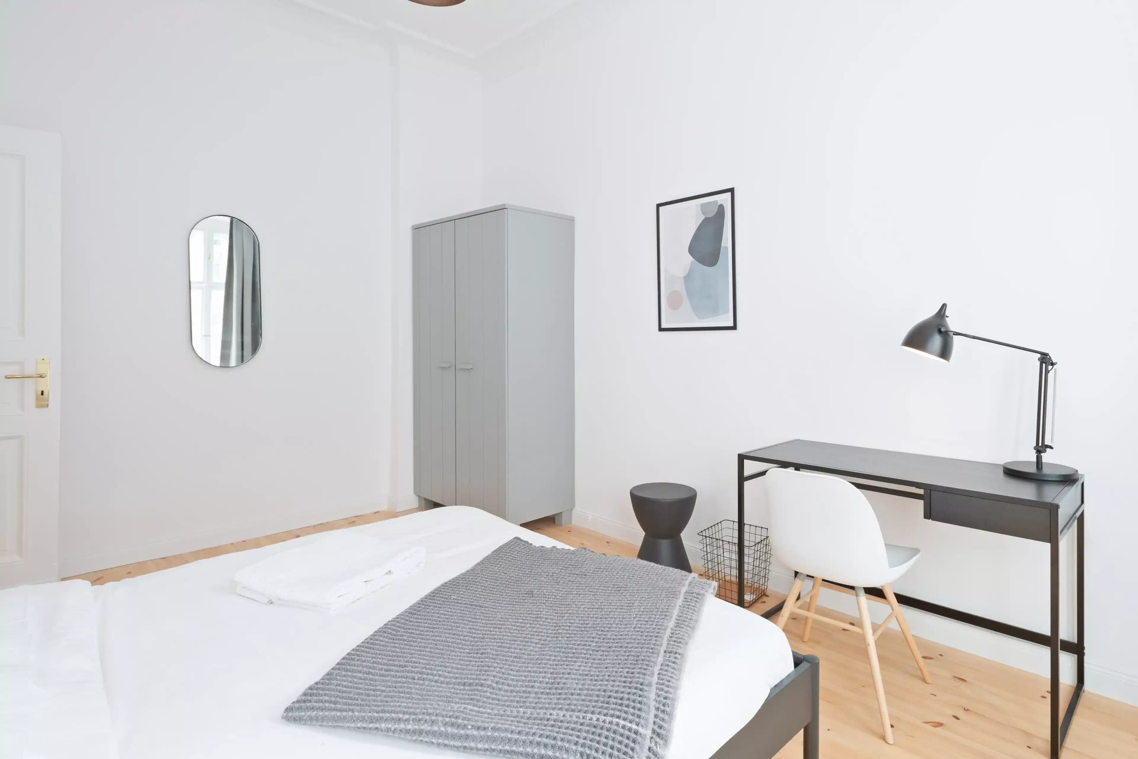 Common Area?w=400&h=260&fit=crop&q=40&auto=format&trim=auto