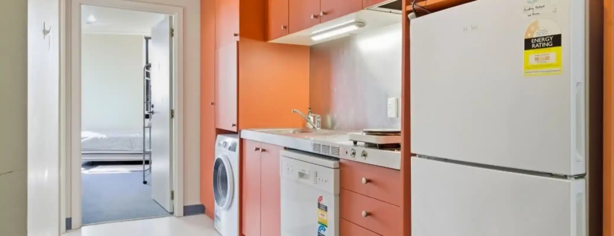 Common Area?w=400&h=260&fit=crop&q=40&auto=format&trim=auto