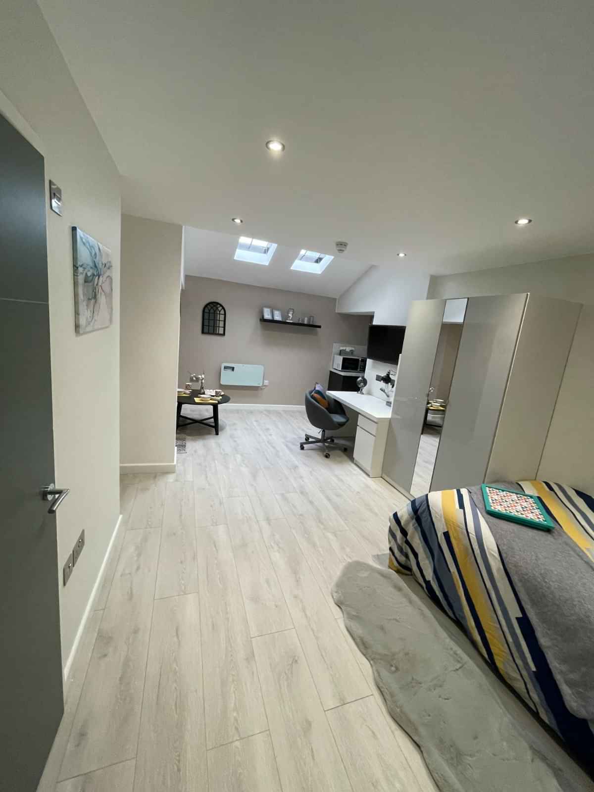 Amenities?w=400&h=260&fit=crop&q=40&auto=format&trim=auto