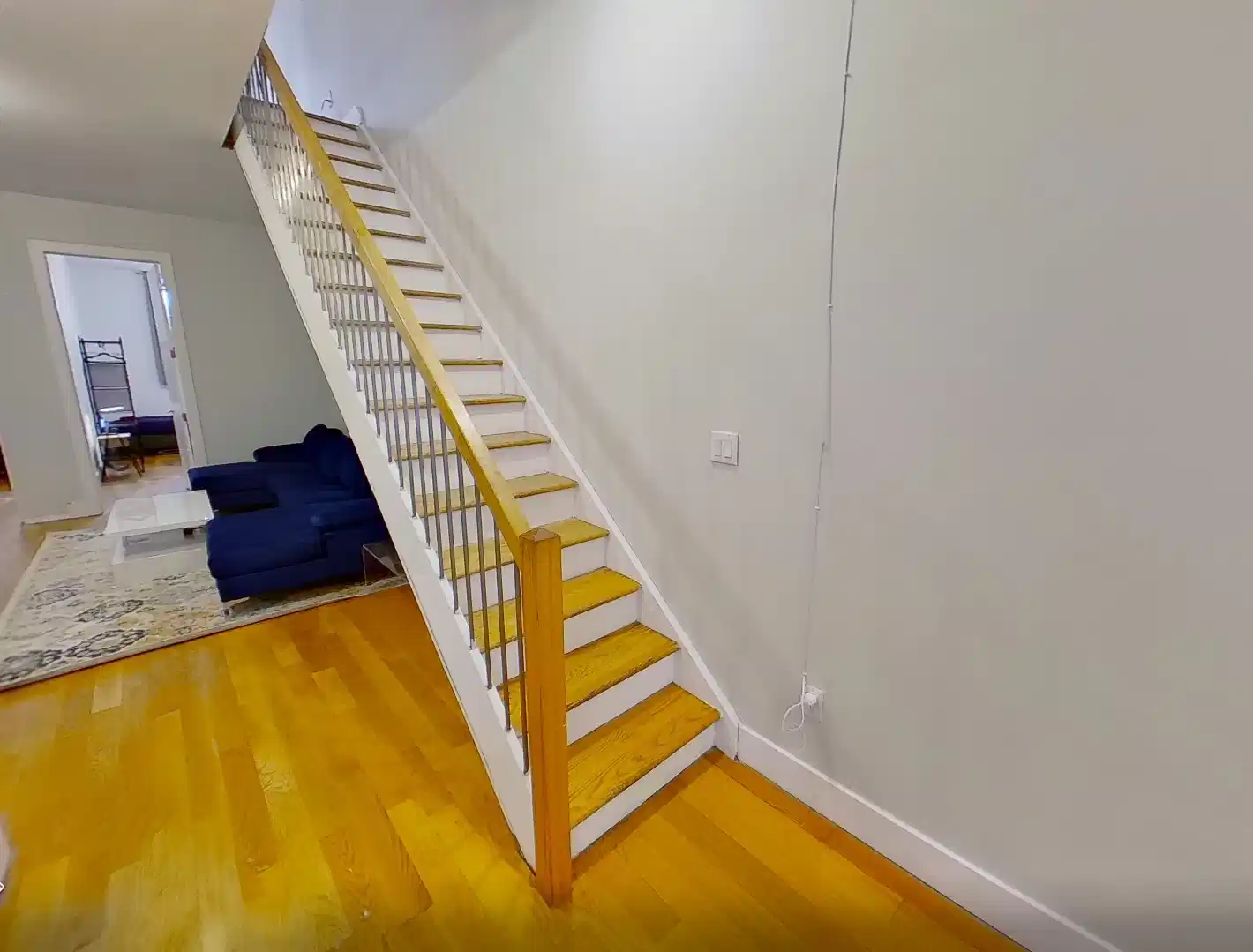 Bedroom?w=400&h=260&fit=crop&q=40&auto=format&trim=auto