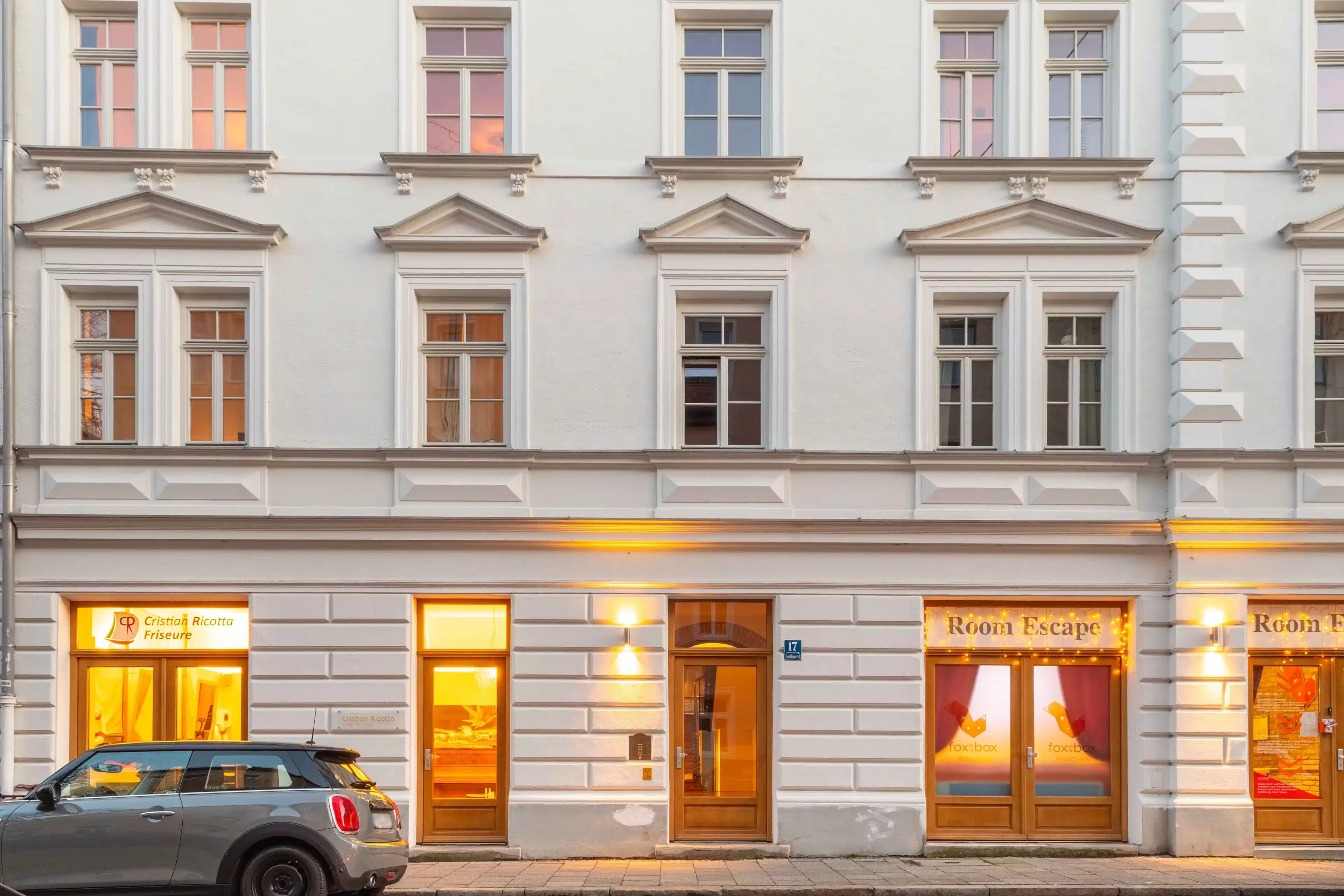 Common Area?w=400&h=260&fit=crop&q=40&auto=format&trim=auto